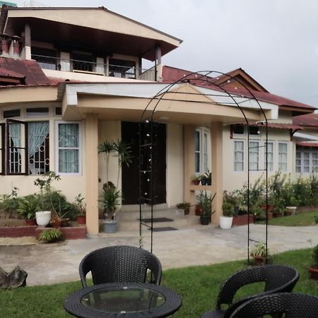 Montevideo Boutique Homestay Шиллонг Экстерьер фото