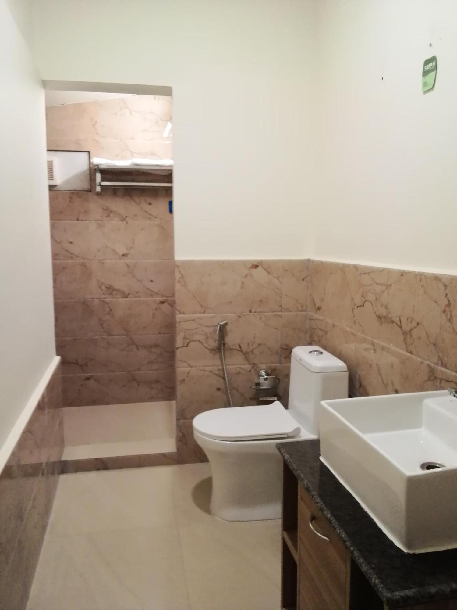 Montevideo Boutique Homestay Шиллонг Экстерьер фото