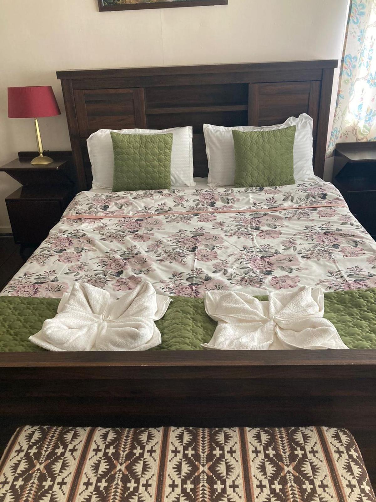 Montevideo Boutique Homestay Шиллонг Экстерьер фото